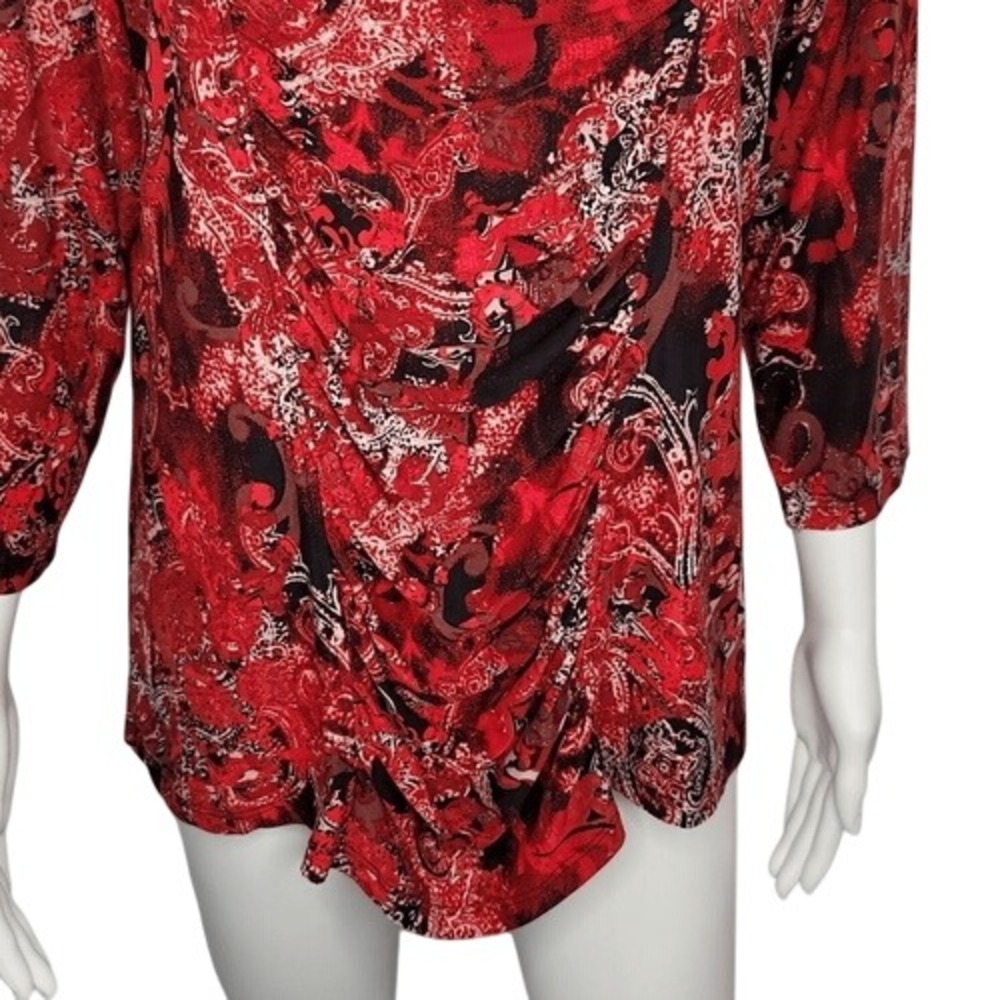 Dressbarn Red Print Ruched‎ Front Top - Picture 4 of 10